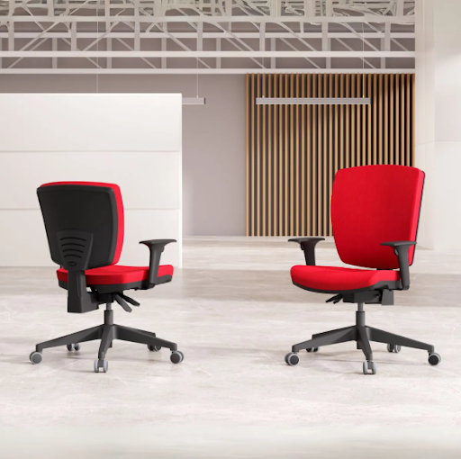 Cadeiras Plaxmetal: Qualidade e Estilo para Ambientes Corporativos
